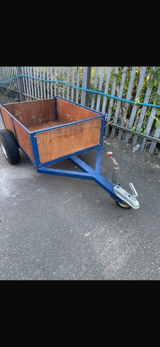 Non braked trailer - non,